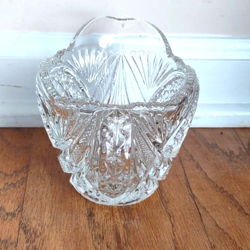 Hobstar and Arches Pressed Glass Creamer - Picture 4 of 9